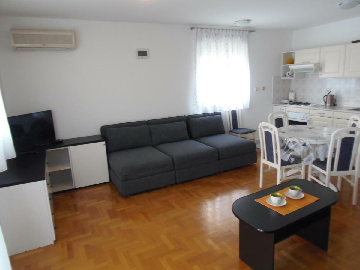 Apartment Dora Pula Exterior photo