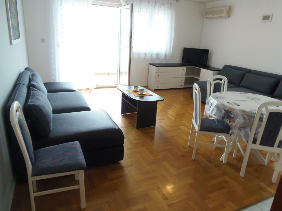 Apartment Dora Pula Exterior photo