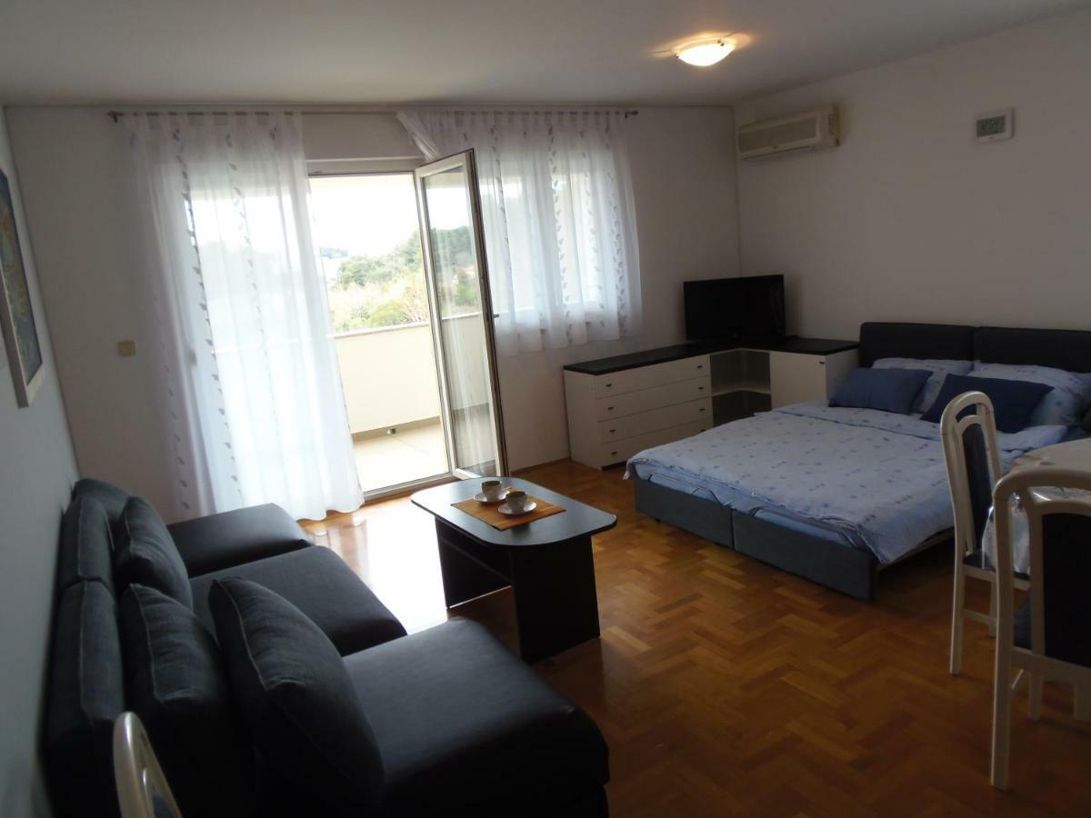Apartment Dora Pula Exterior photo