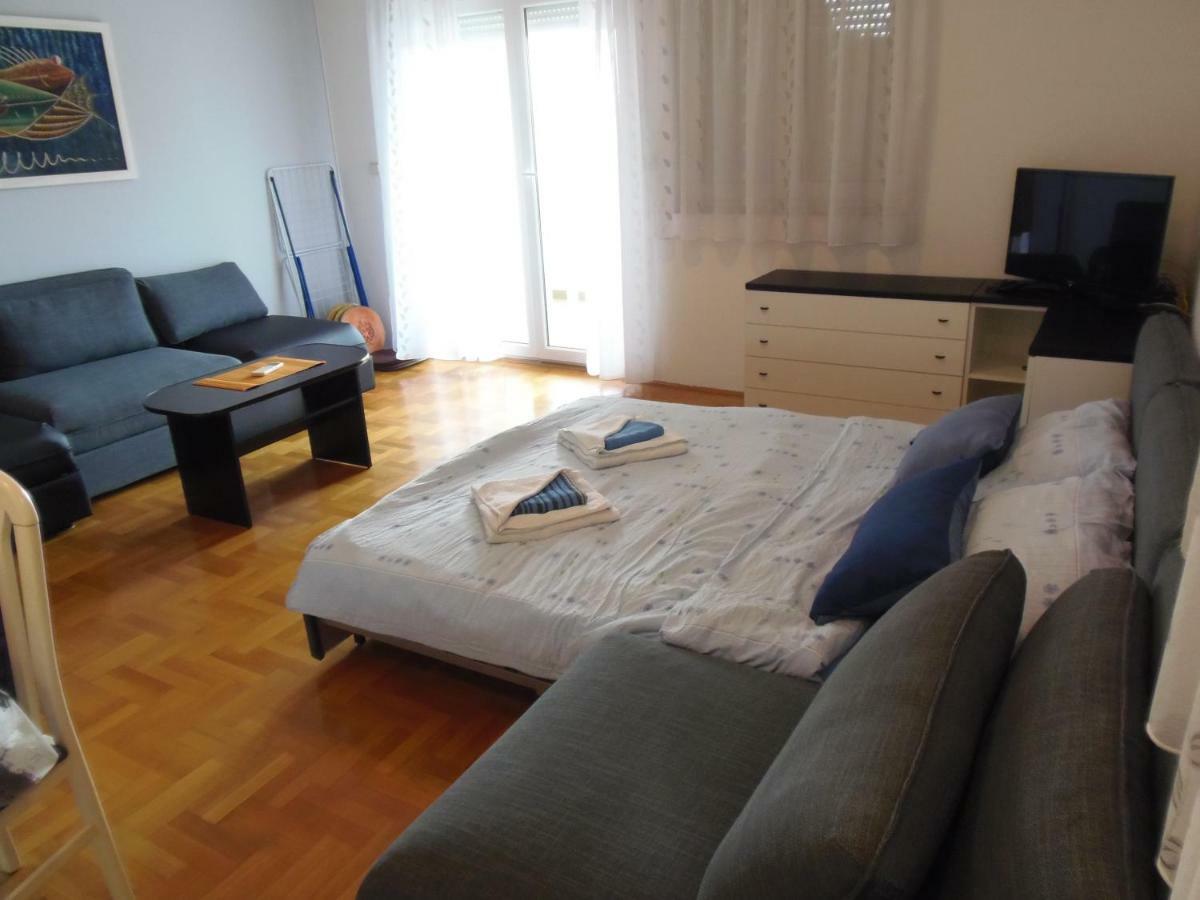 Apartment Dora Pula Exterior photo