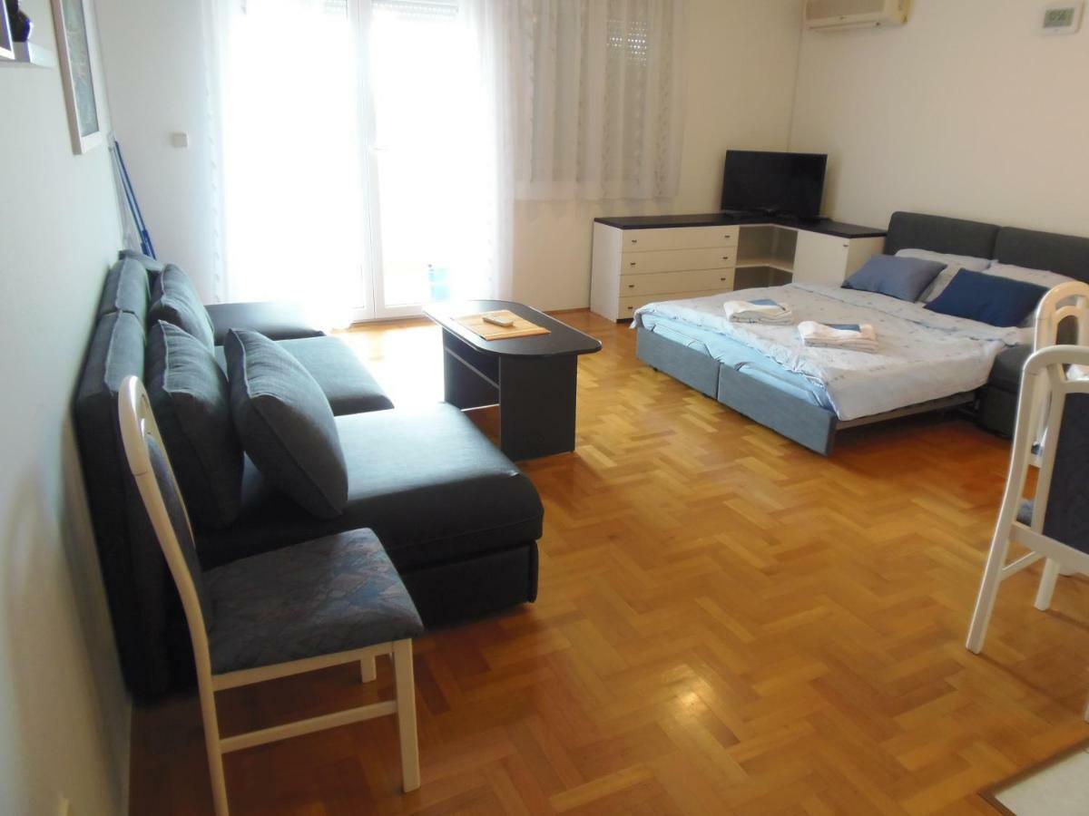 Apartment Dora Pula Exterior photo